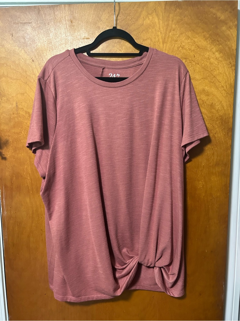 Women’s Short Sleeve Twist-Hem Tee in Dusty Rose